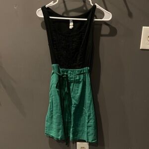 Anthropologie Maeve size 0 cute black and green sleeveless dress with belt EUC